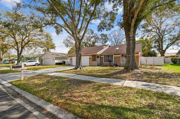 5822 SILVER MOON AVE, Tampa, FL 33625