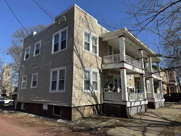 808 SW 11th ST, Topeka, KS 66612