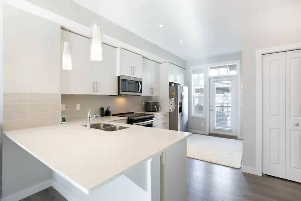 90 Legacy PATH SE, Calgary, AB T2X 4H9