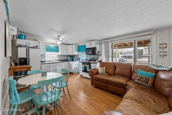 821 S Topsail DR, Surf City, NC 28445