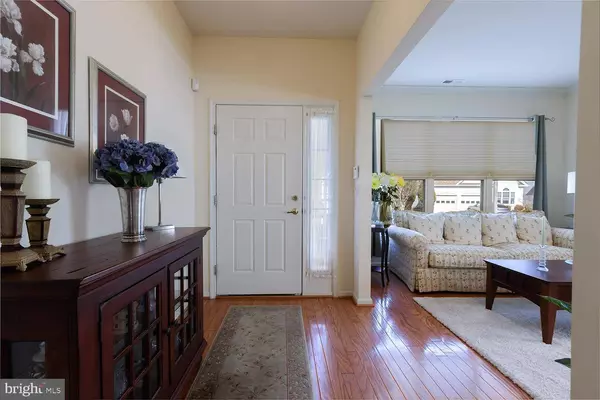 25 HUXLEY CIR, Marlton, NJ 08053