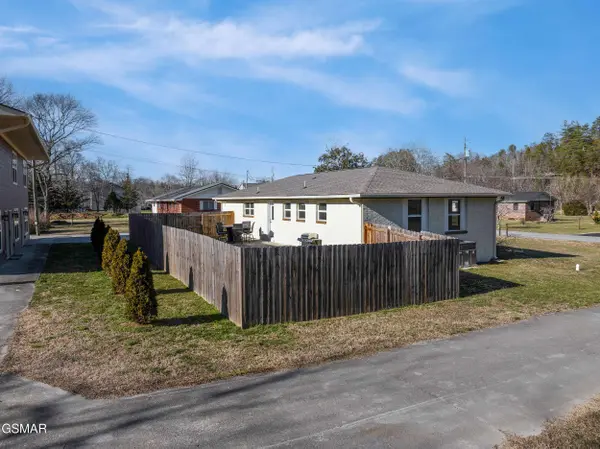 2680 High Valley DR, Pigeon Forge, TN 37863
