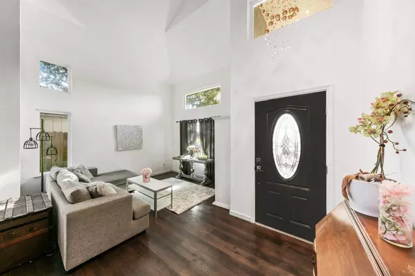 8418 Vintage Park DR, Sacramento, CA 95828