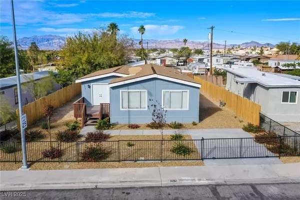 6262 GLACIER Avenue, Las Vegas, NV 89156