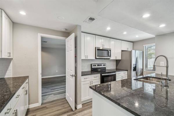 5822 SILVER MOON AVE, Tampa, FL 33625