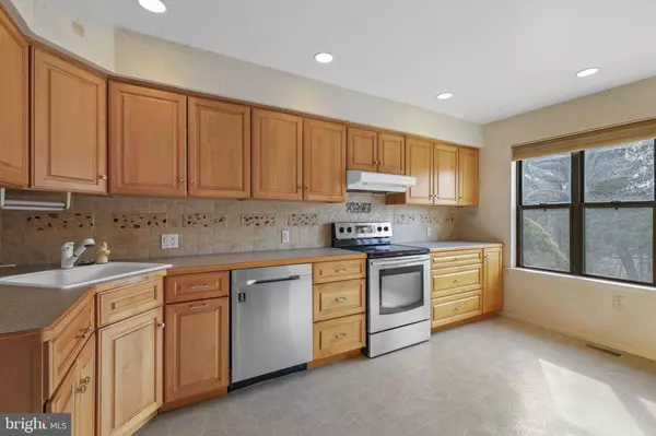 8607 TRUMBAUER DR, Glenside, PA 19038