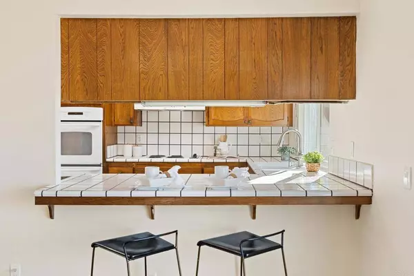 2555 Windmill View RD, El Cajon, CA 92020