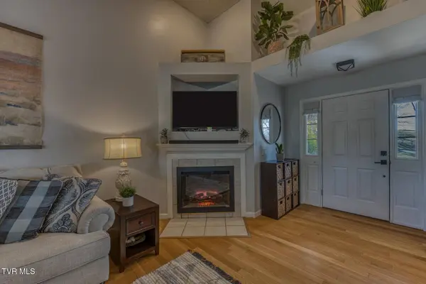 320 Harbour View DR, Johnson City, TN 37615