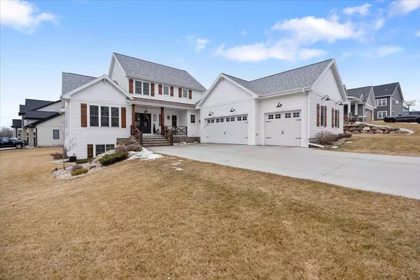 6199 Prairie Wood Dr Drive, Mcfarland, WI 53558