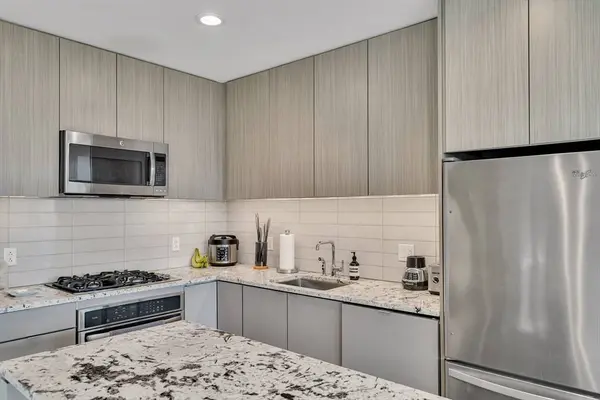 80 Fenwood Rd #811, Boston, MA 02115