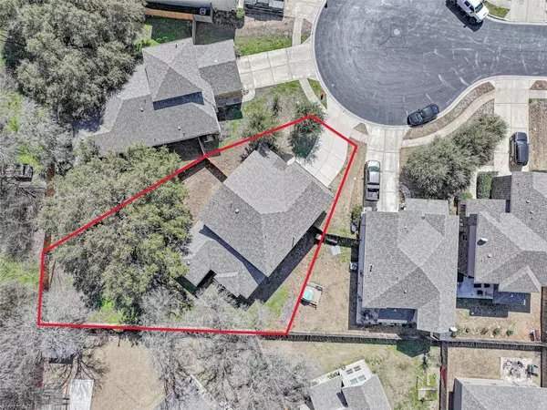 104 Wincliff DR, Buda, TX 78610