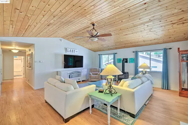 20838 Big Foot Circle, Groveland, CA 95321