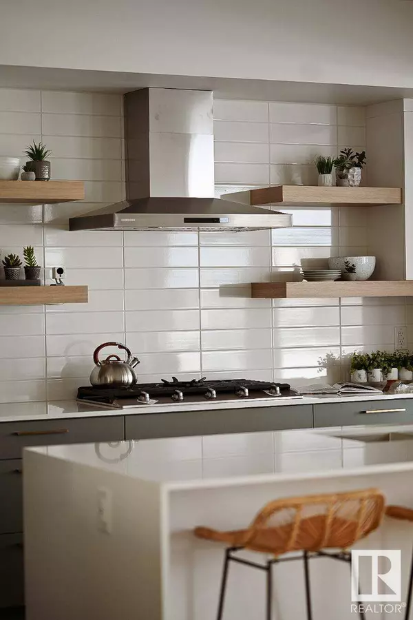 5517 KOOTOOK RD SW, Edmonton, AB T6W 1A6