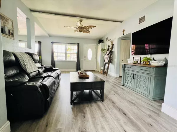 11248 115TH ST, Seminole, FL 33778