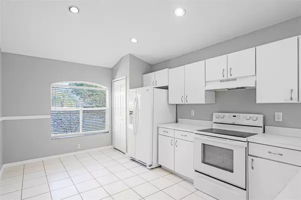 1096 BALLYSHANNON Pkwy, Orlando, FL 32828