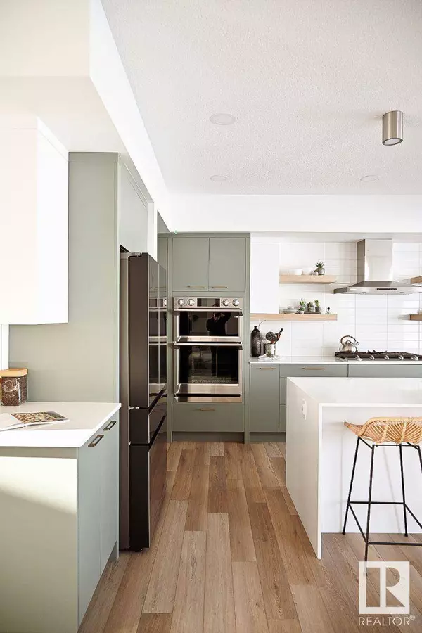 5517 KOOTOOK RD SW, Edmonton, AB T6W 1A6