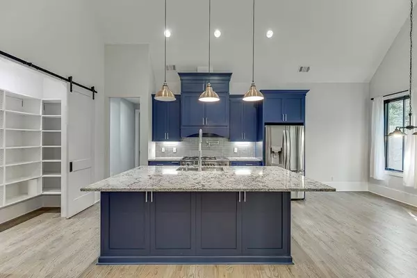 5975 P W A DR, Cumming, GA 30041