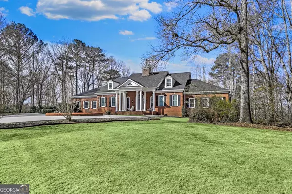 300 Island Cove DR, Newnan, GA 30263