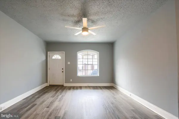 2033 LOGAN ST, Harrisburg, PA 17102