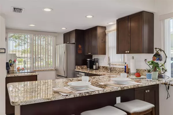 2476 LAURELWOOD DR #B, Clearwater, FL 33763