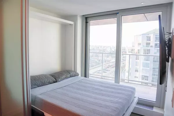 1480 HOWE ST #2503, Vancouver, BC V6Z 0G5