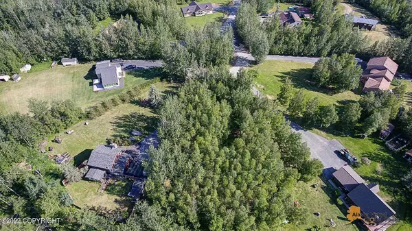 405 Klouda CIR, Wasilla, AK 99654