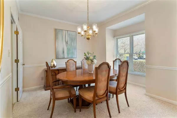 312 River Glen DR, Roswell, GA 30075