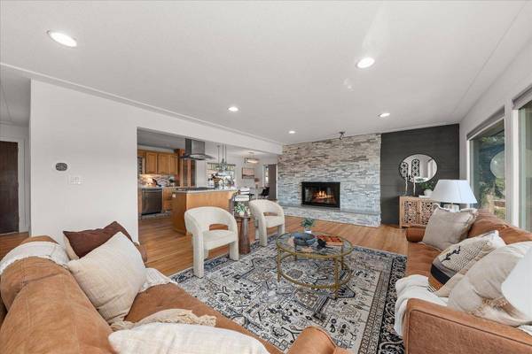 10606 N College Cir, Spokane, WA 99218