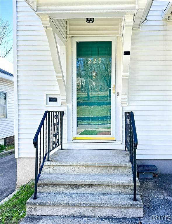 225 Pleasant ST, Utica, NY 13501