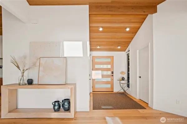 13441 64th TER NE, Kirkland, WA 98034