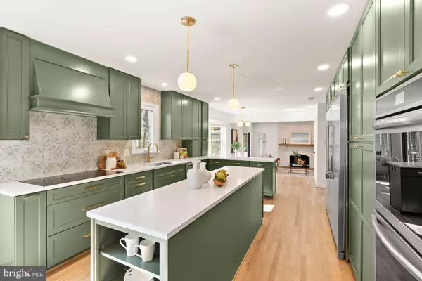 1901 MASON HILL DR, Alexandria, VA 22307