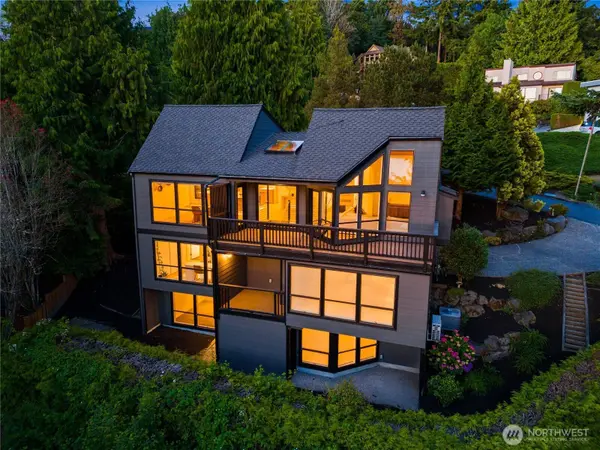 13441 64th TER NE, Kirkland, WA 98034