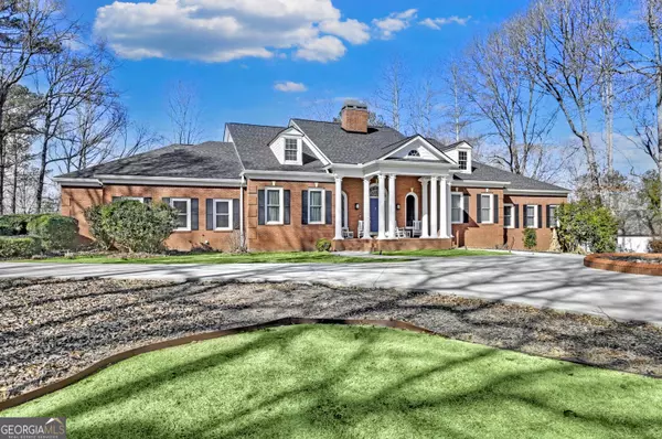 300 Island Cove DR, Newnan, GA 30263