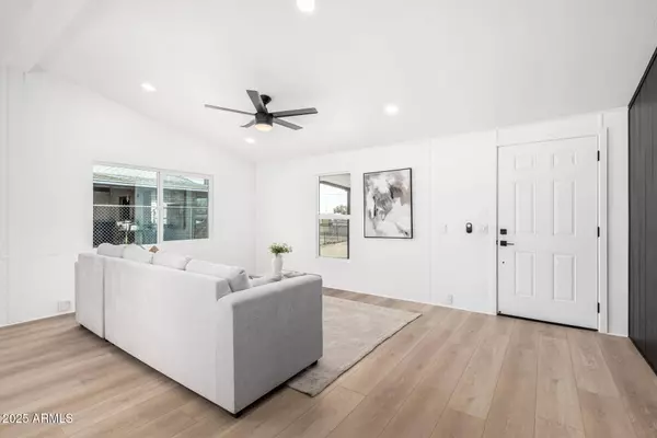 2452 W SHIPROCK Street, Apache Junction, AZ 85120