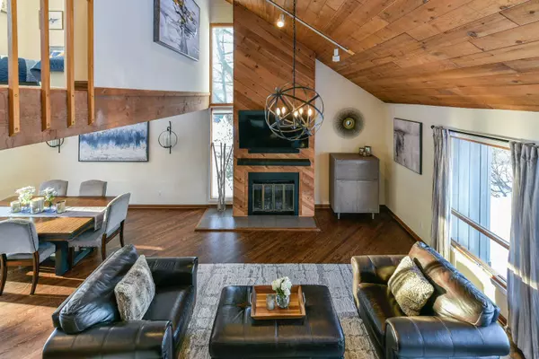 7053 Heathmeadow Ct, Greendale, WI 53129