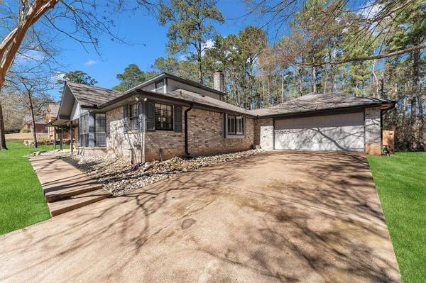 273 Broadmoor DR, Huntsville, TX 77340