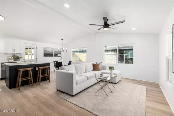 2452 W SHIPROCK Street, Apache Junction, AZ 85120