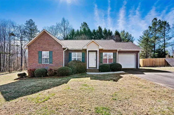 2107 Summerfield CIR, Conover, NC 28613