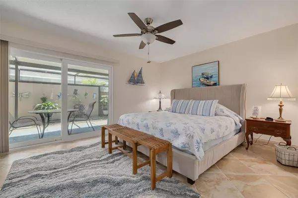 2476 LAURELWOOD DR #B, Clearwater, FL 33763