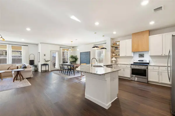 1633 Uhland DR, Leander, TX 78641