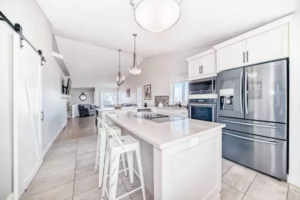 92 Citadel DR NW, Calgary, AB T3G 3V3