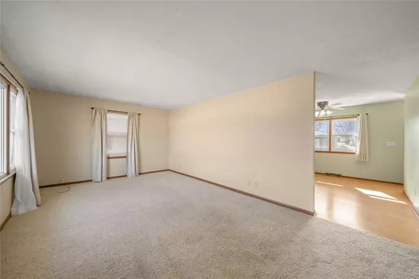 301 SE Peterson Drive, Ankeny, IA 50021