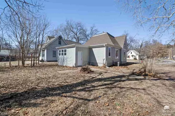 601 Kearney ST, Manhattan, KS 66502