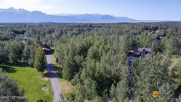 405 Klouda CIR, Wasilla, AK 99654