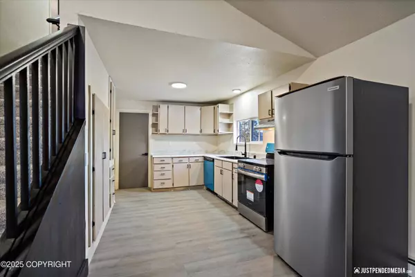 11406 Dawn ST, Eagle River, AK 99577