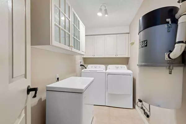 6868 Sierra Morena BLVD SW #131, Calgary, AB T3H 3R6