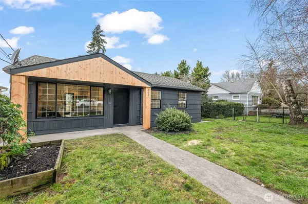 605 Clark AVE N, Kent, WA 98030