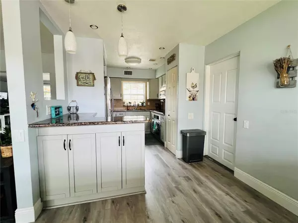 11248 115TH ST, Seminole, FL 33778