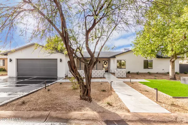 3033 E ROMA Avenue, Phoenix, AZ 85016