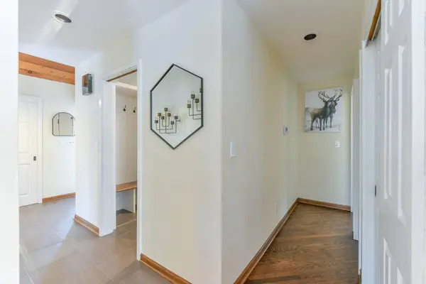 7053 Heathmeadow Ct, Greendale, WI 53129